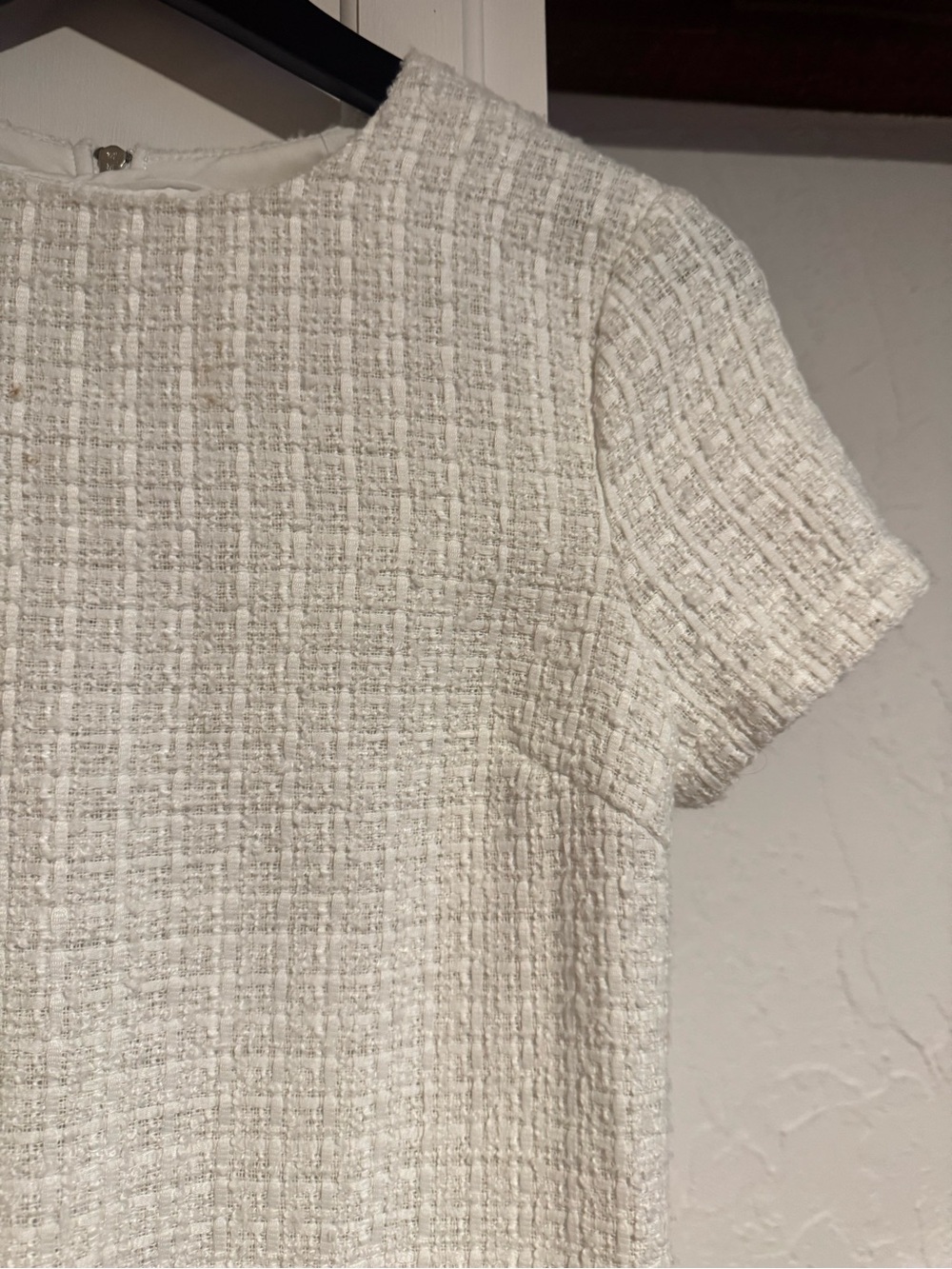 NWT Classic Short-Sleeve Tweed Shift Dress in Cream - Picture 4 of 10